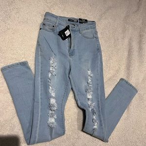 NWT Fashion Nova “Drive by the ocean” distressed jeans size 7/8